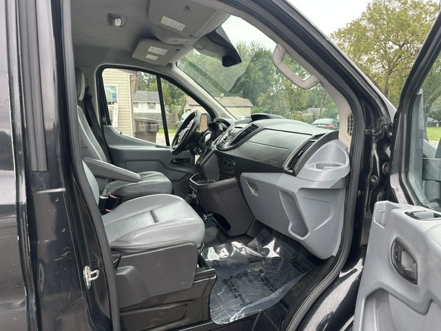 Photo 16 of this FORD TRANSIT