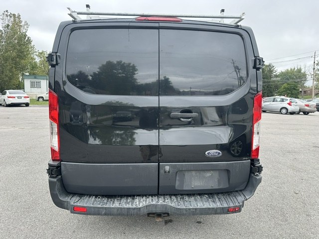 Photo 4 of this FORD TRANSIT