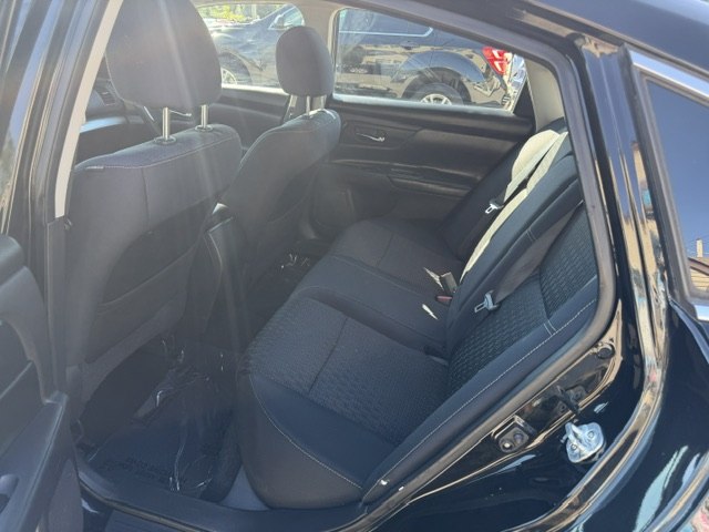 Photo 10 of this NISSAN ALTIMA
