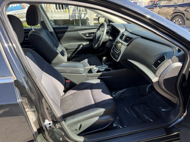 Photo 14 of this NISSAN ALTIMA