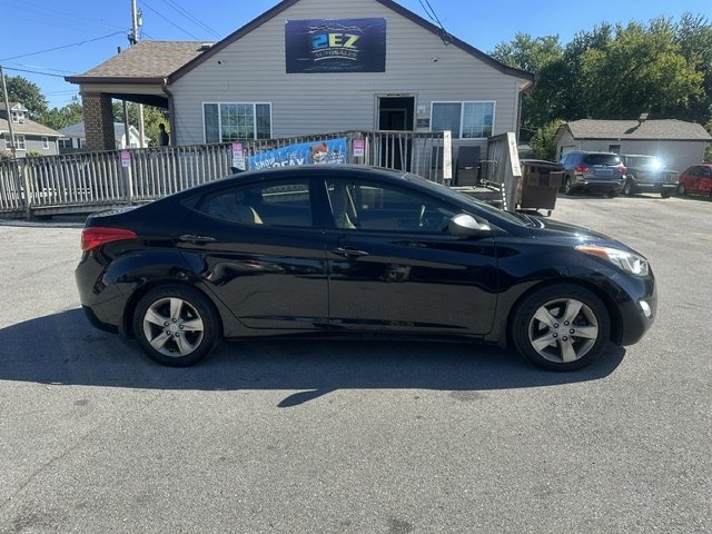 Photo 2 of this HYUNDAI ELANTRA