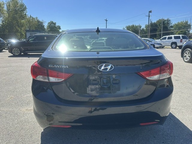 Photo 4 of this HYUNDAI ELANTRA