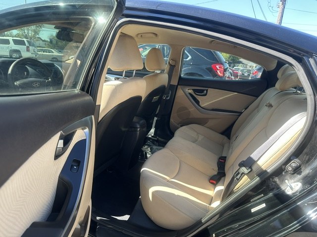 Photo 16 of this HYUNDAI ELANTRA