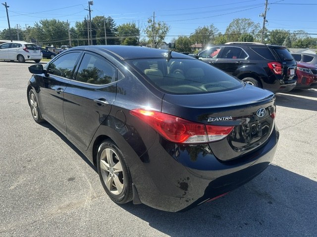 Photo 5 of this HYUNDAI ELANTRA