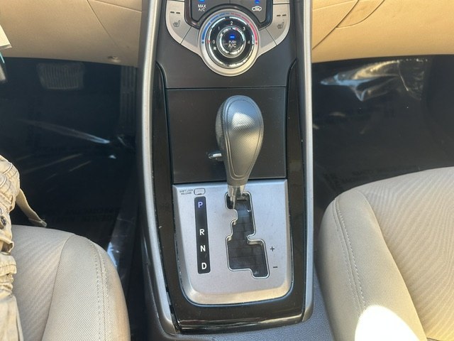 Photo 13 of this HYUNDAI ELANTRA