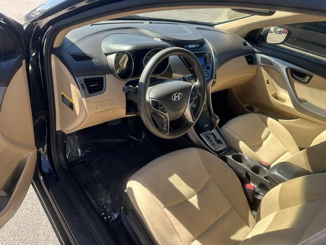 Photo 9 of this HYUNDAI ELANTRA