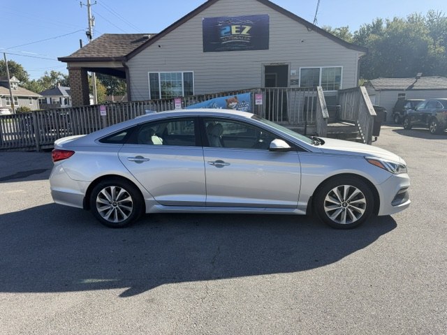 Photo 2 of this HYUNDAI SONATA