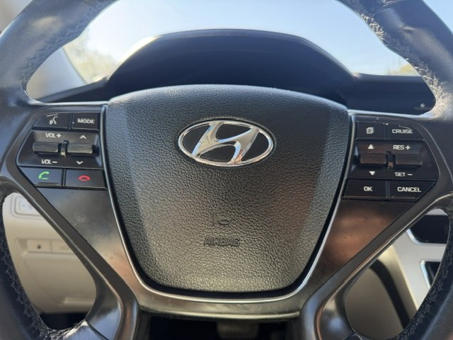 Photo 19 of this HYUNDAI SONATA