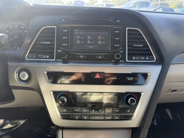 Photo 16 of this HYUNDAI SONATA
