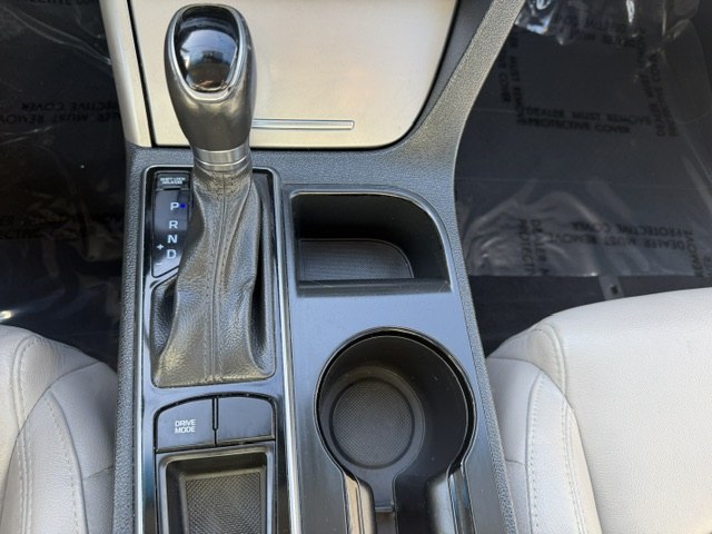 Photo 17 of this HYUNDAI SONATA