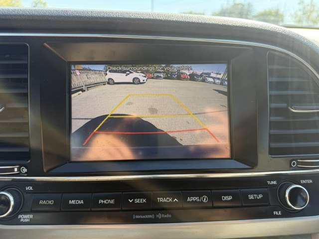 Photo 22 of this HYUNDAI ELANTRA