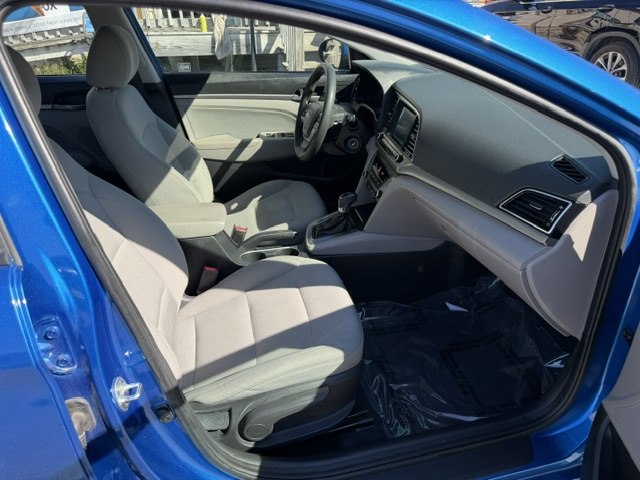 Photo 15 of this HYUNDAI ELANTRA