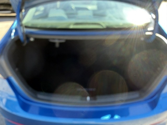 Photo 13 of this HYUNDAI ELANTRA