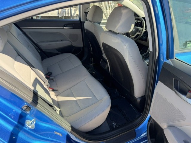 Photo 14 of this HYUNDAI ELANTRA