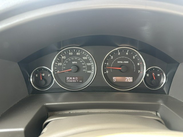 Photo 10 of this JEEP COMMANDER