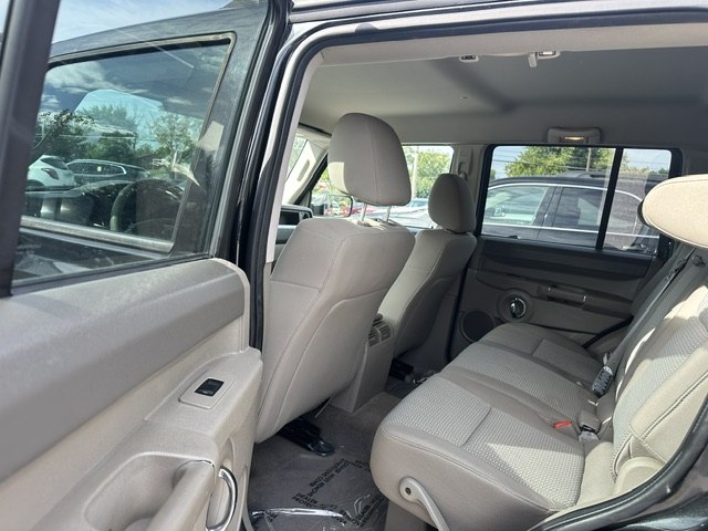 Photo 15 of this JEEP COMMANDER