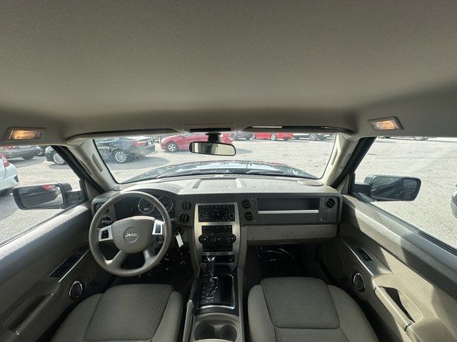 Photo 20 of this JEEP COMMANDER