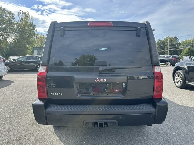 Photo 4 of this JEEP COMMANDER