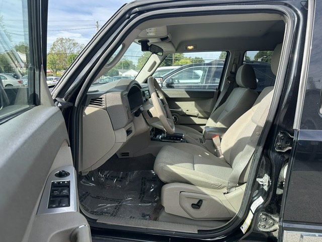 Photo 14 of this JEEP COMMANDER