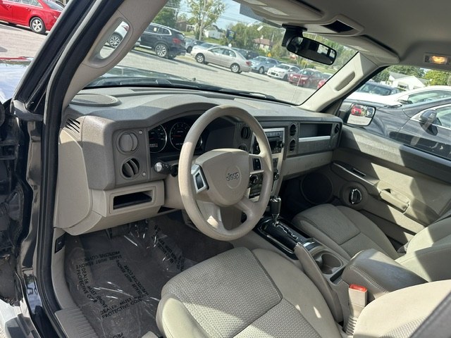 Photo 9 of this JEEP COMMANDER