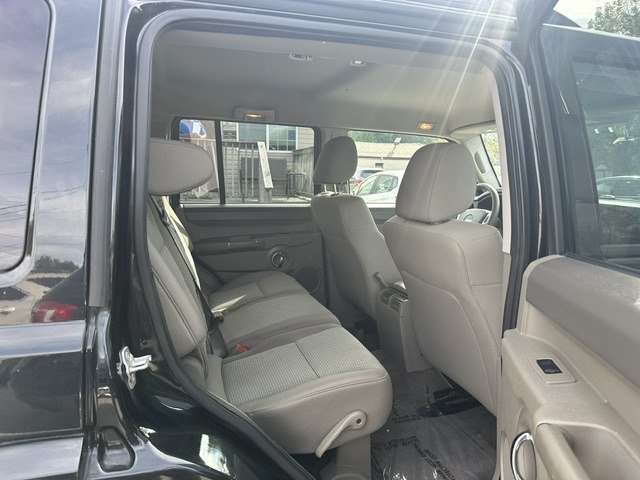 Photo 17 of this JEEP COMMANDER