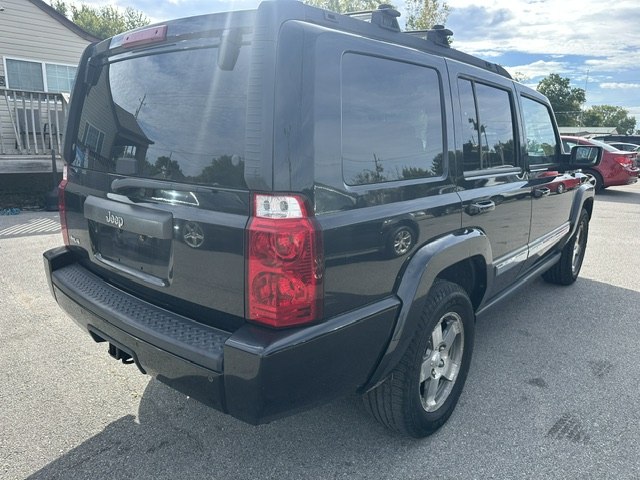 Photo 3 of this JEEP COMMANDER