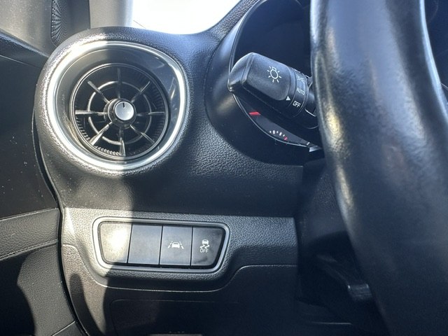 Photo 14 of this KIA FORTE