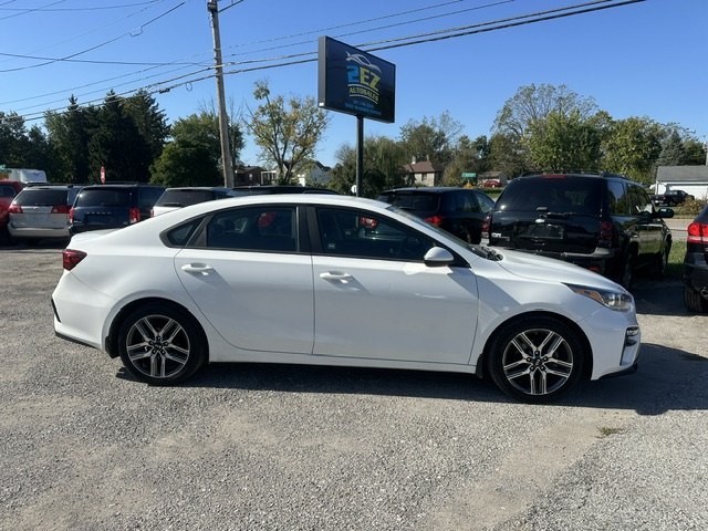 Photo 2 of this KIA FORTE