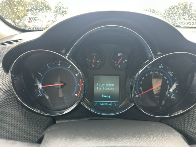 Photo 11 of this CHEVROLET CRUZE