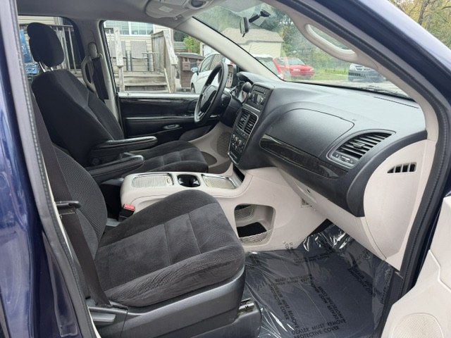 Photo 17 of this DODGE GRAND CARAVAN