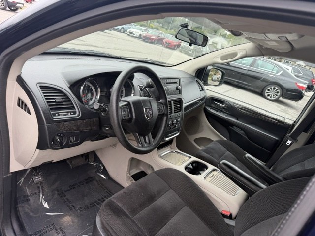 Photo 10 of this DODGE GRAND CARAVAN