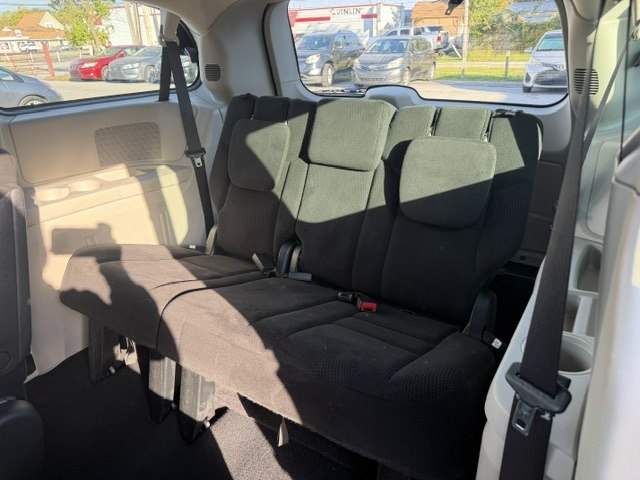 Photo 13 of this DODGE GRAND CARAVAN