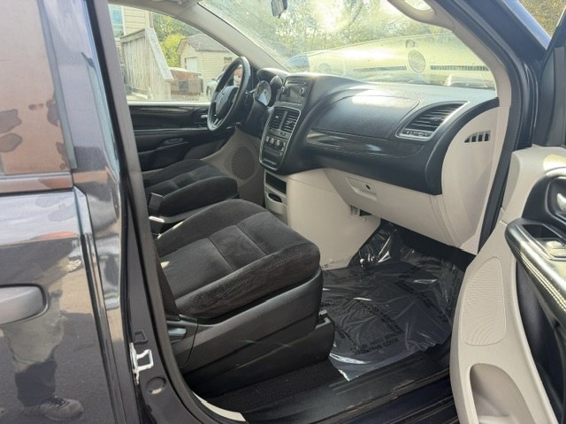 Photo 16 of this DODGE GRAND CARAVAN