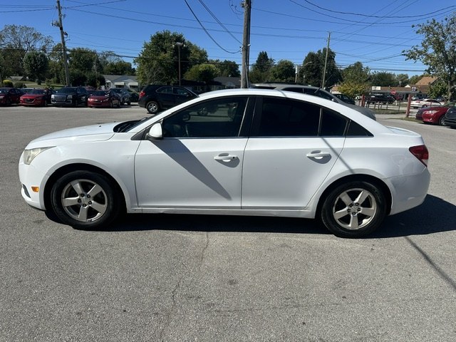 Photo 6 of this CHEVROLET CRUZE