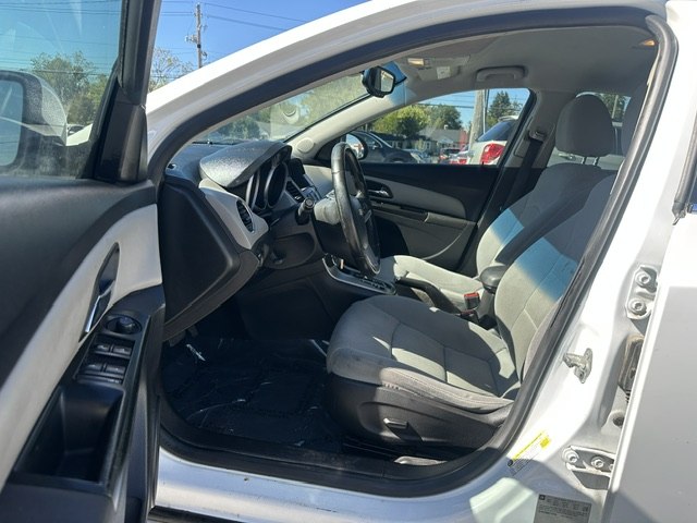 Photo 16 of this CHEVROLET CRUZE