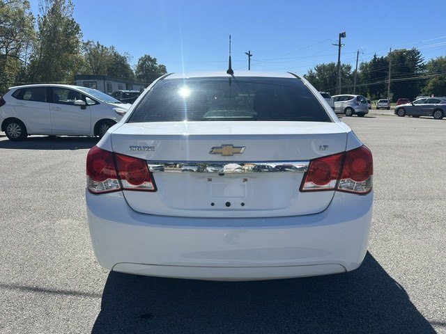 Photo 4 of this CHEVROLET CRUZE