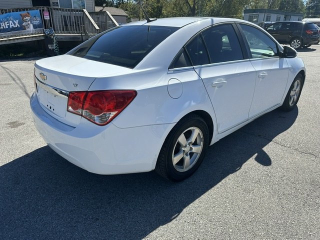 Photo 3 of this CHEVROLET CRUZE