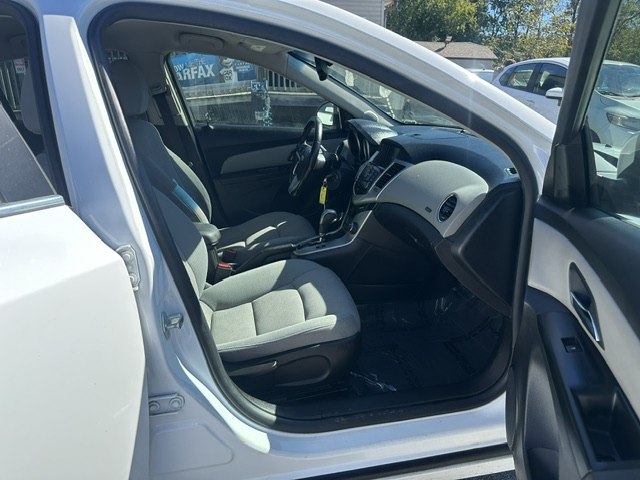 Photo 20 of this CHEVROLET CRUZE