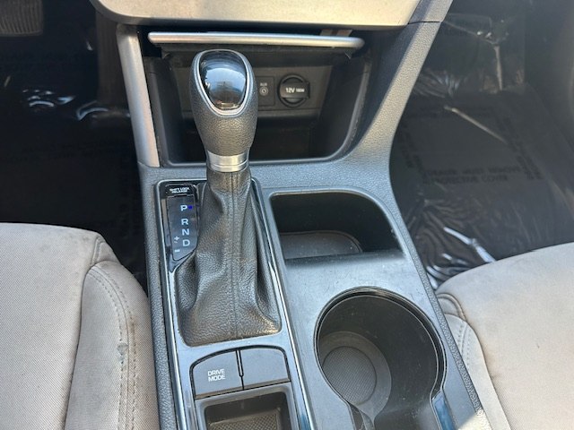 Photo 13 of this HYUNDAI SONATA