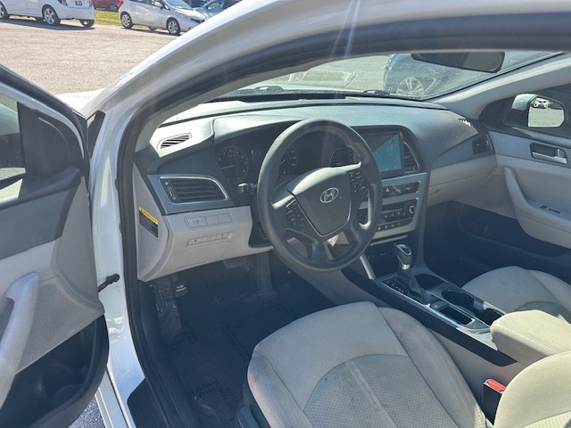 Photo 9 of this HYUNDAI SONATA