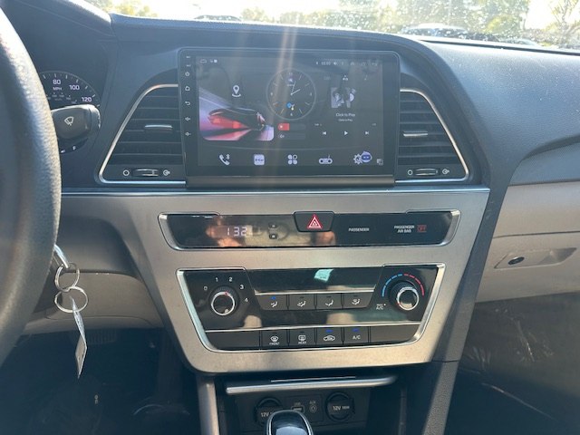 Photo 12 of this HYUNDAI SONATA