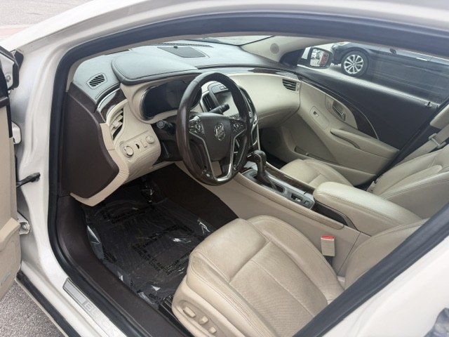Photo 10 of this BUICK LACROSSE