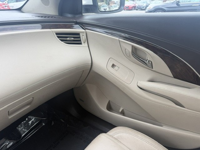 Photo 20 of this BUICK LACROSSE