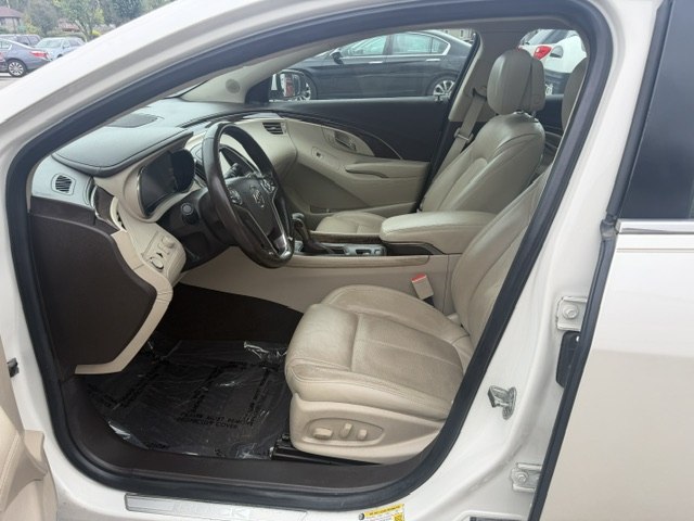 Photo 9 of this BUICK LACROSSE