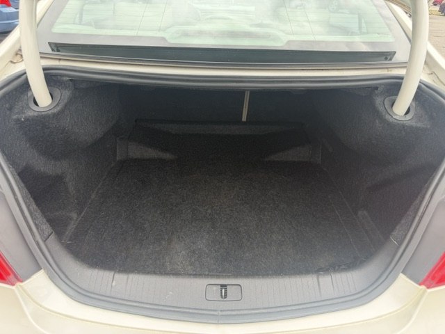 Photo 14 of this BUICK LACROSSE