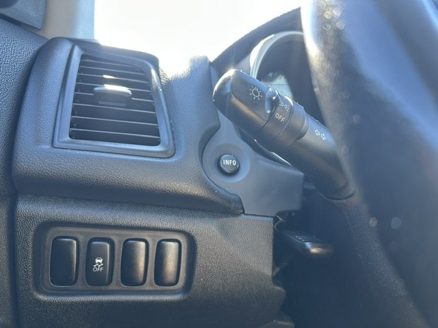 Photo 14 of this MITSUBISHI OUTLANDER SPORT