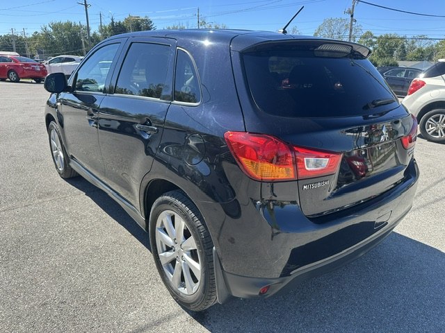 Photo 5 of this MITSUBISHI OUTLANDER SPORT