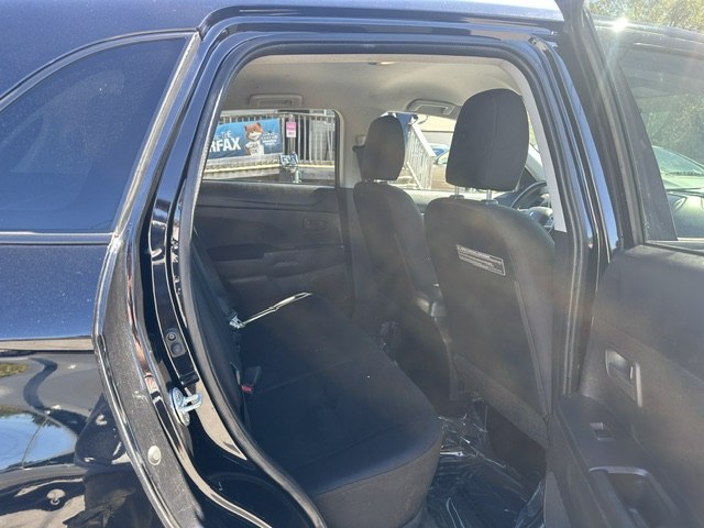Photo 18 of this MITSUBISHI OUTLANDER SPORT