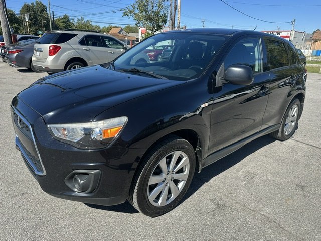 Photo 7 of this MITSUBISHI OUTLANDER SPORT