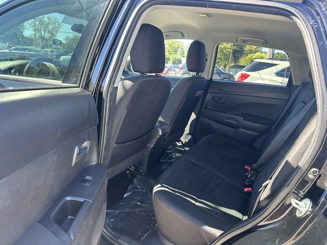 Photo 16 of this MITSUBISHI OUTLANDER SPORT